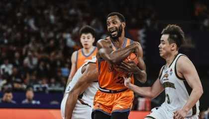 开云体育官方下载-上海男篮主场全胜了，但有点开心不起来