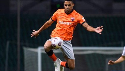 开运体育app-连续2场换人改变局势 深足主帅：不是策略而是现象