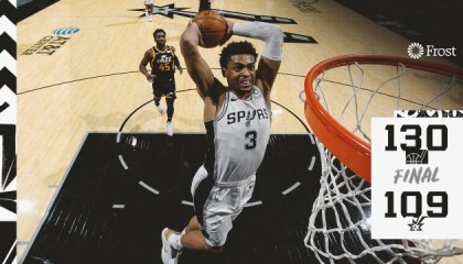 开云体育app官网入口-马刺挣扎难求一胜  小将约翰逊发挥优秀心情不佳